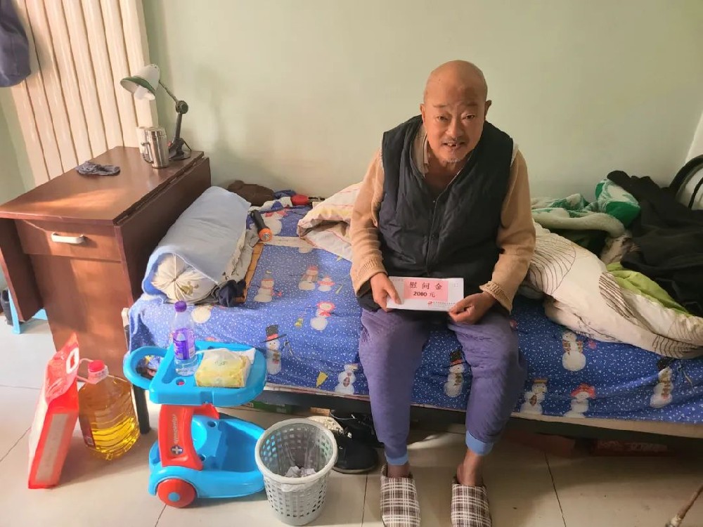 寒冬送溫暖，關(guān)懷暖人心—大龍集團工會組織慰問活動